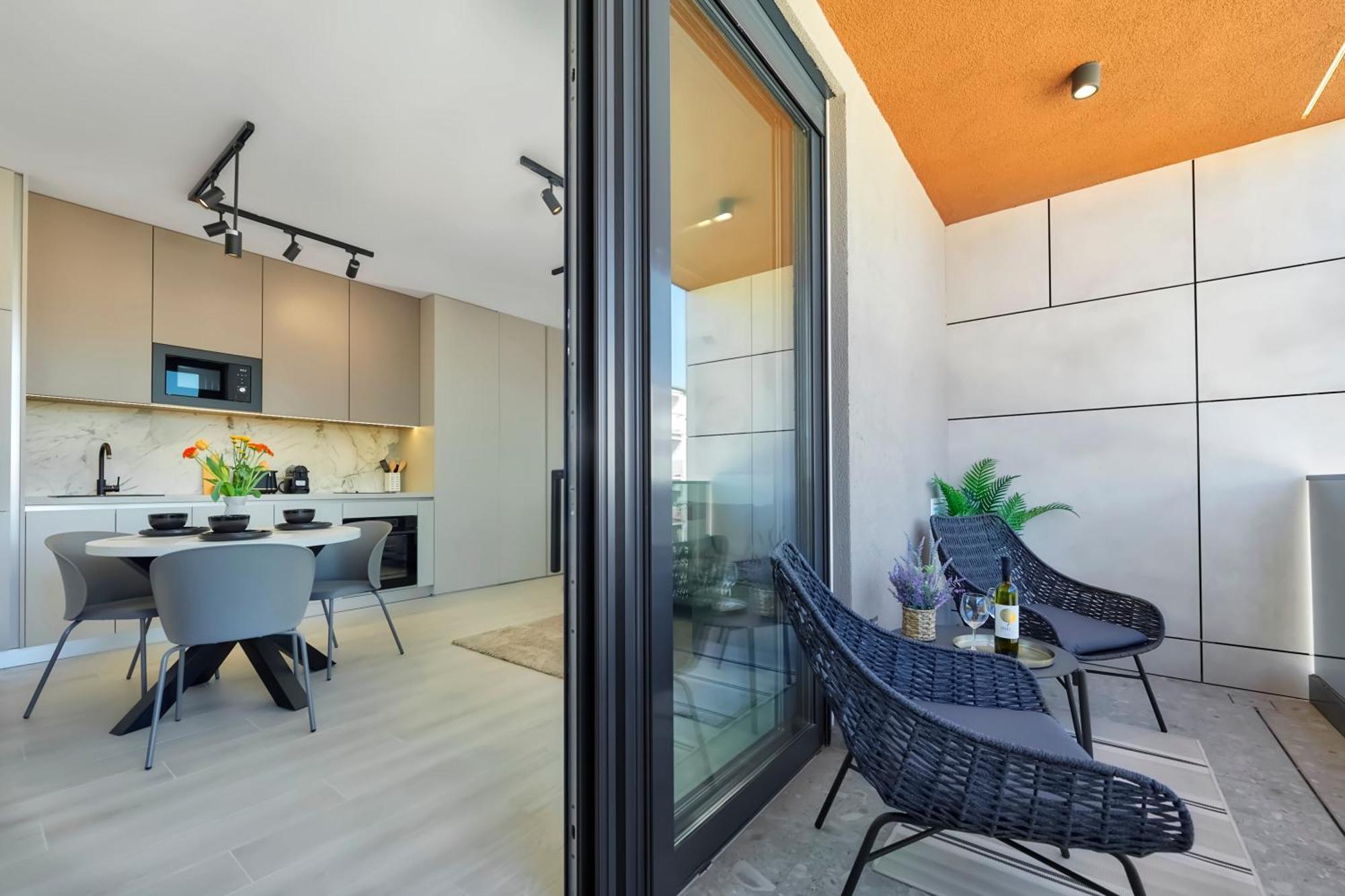 You & Me Pula With Garage Parking Exterior foto